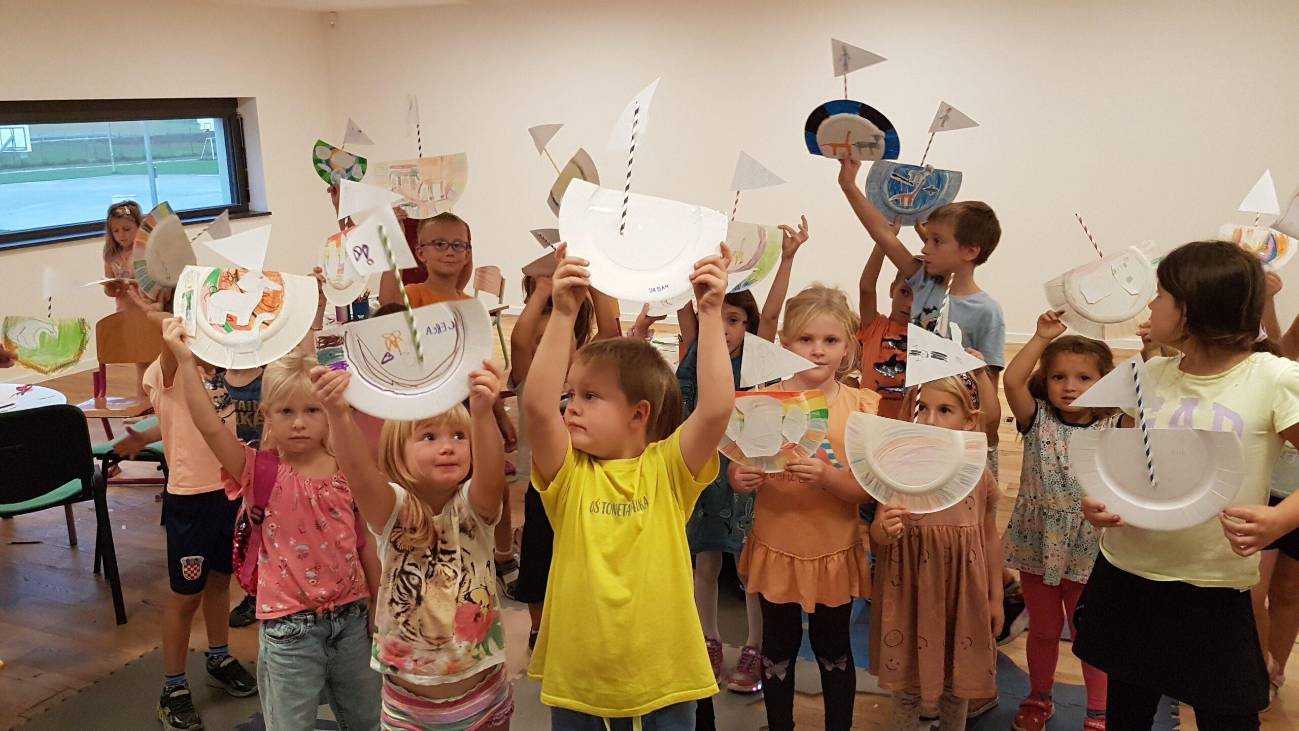 PAVČKI BRALCI USTVARJALCI IN JURI MURI DRUGIČ V AFRIKI