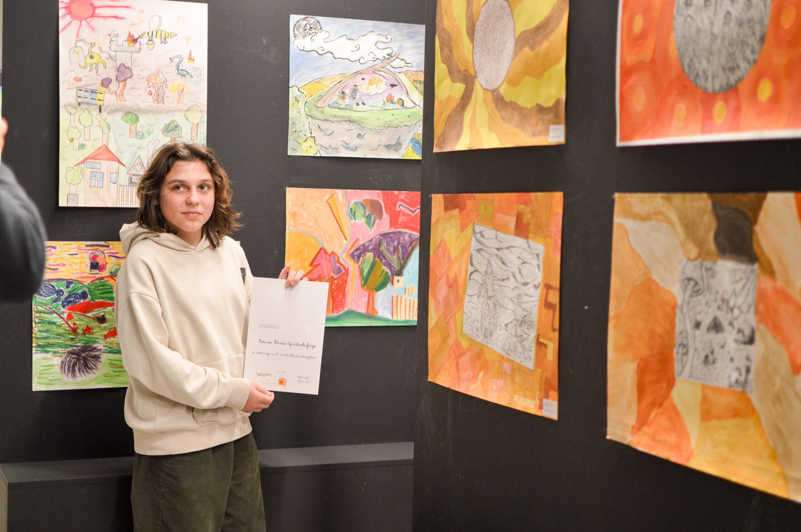 Barvita razstava –  otroška likovna ustvarjalnica na ogled  v Muzeju Lojzeta Slaka in Toneta Pavčka