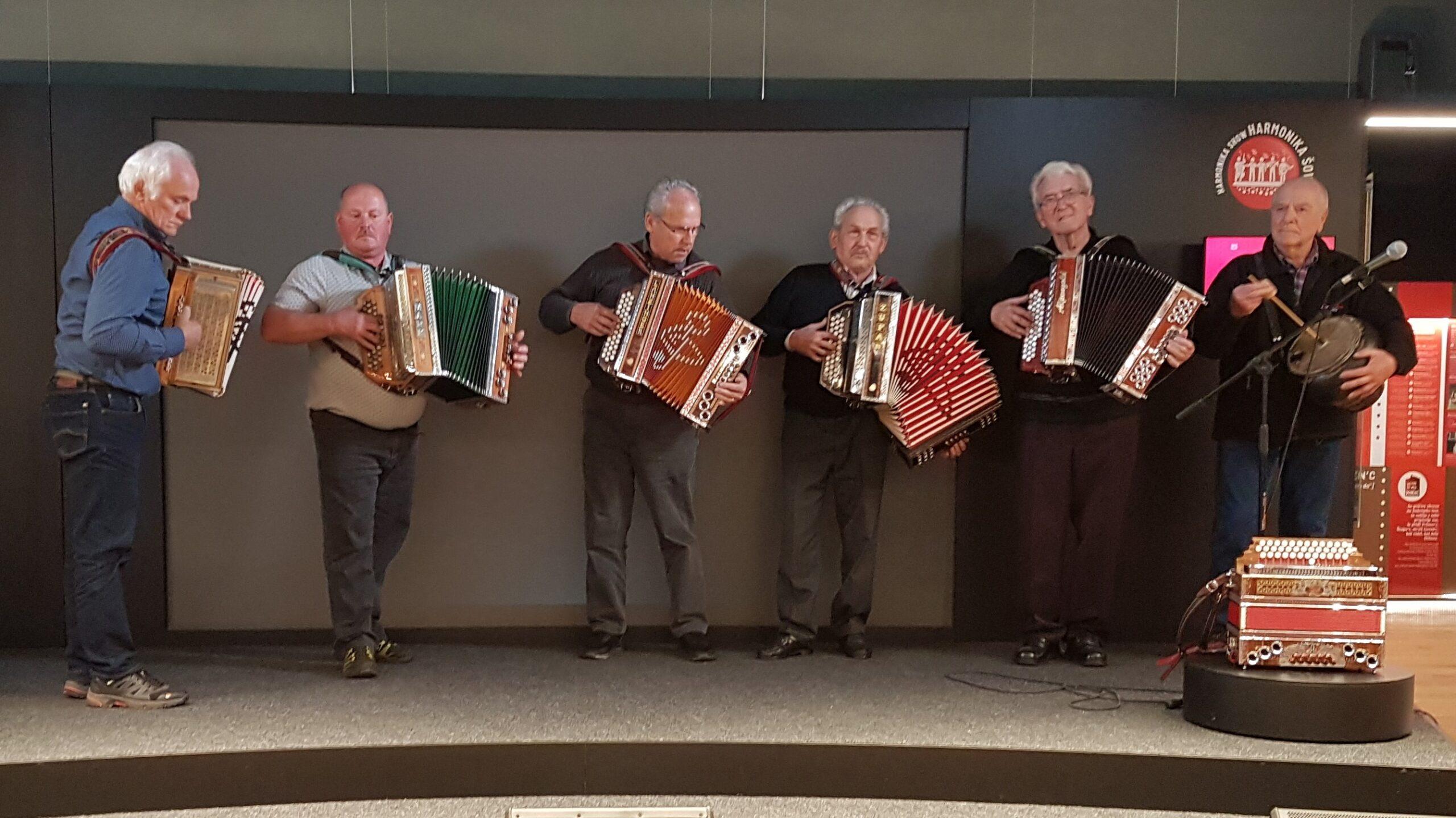 Harmonika & “pisker bas”